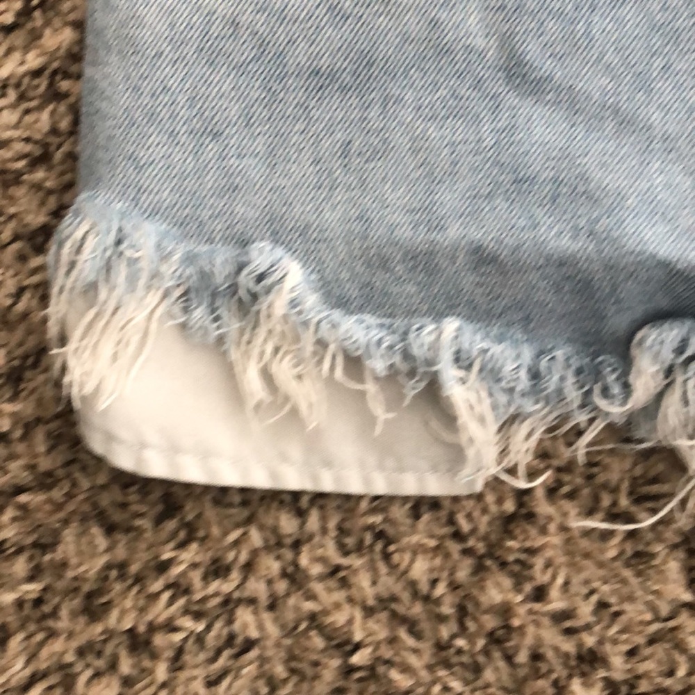 Levi’s Jean Shorts Blue Frayed hems High Rise SZ 26 - Picture 6 of 7